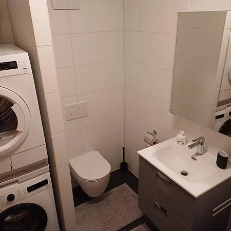 Spacieux - 2 A Coucher Incl Jacuzzi Prive شقة لوكباد