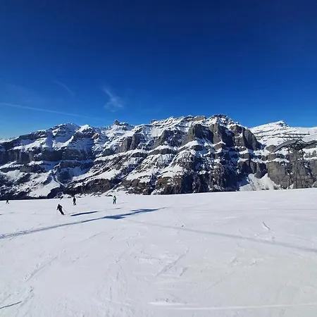 Appartement Spacieux - 2 à Coucher Incl Jacuzzi Privé *
