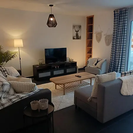 Spacieux - 2 à Coucher Incl Jacuzzi Privé *