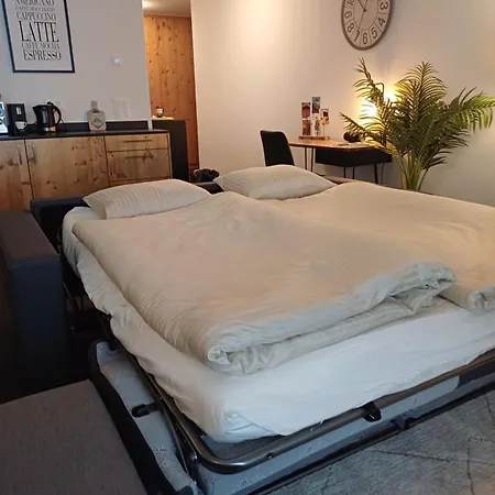 Spacieux - 2 A Coucher Incl Jacuzzi Prive شقة