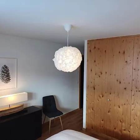 Spacieux - 2 A Coucher Incl Jacuzzi Prive Lejlighed