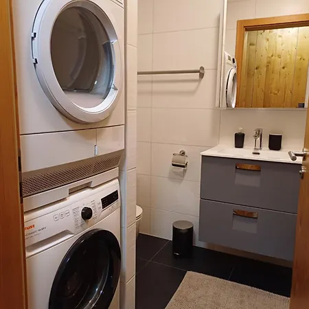 Spacieux - 2 à Coucher Incl Jacuzzi Privé Appartement