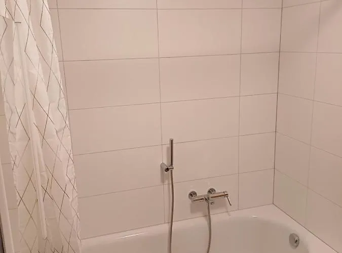 Spacieux - 2 A Coucher Incl Jacuzzi Prive