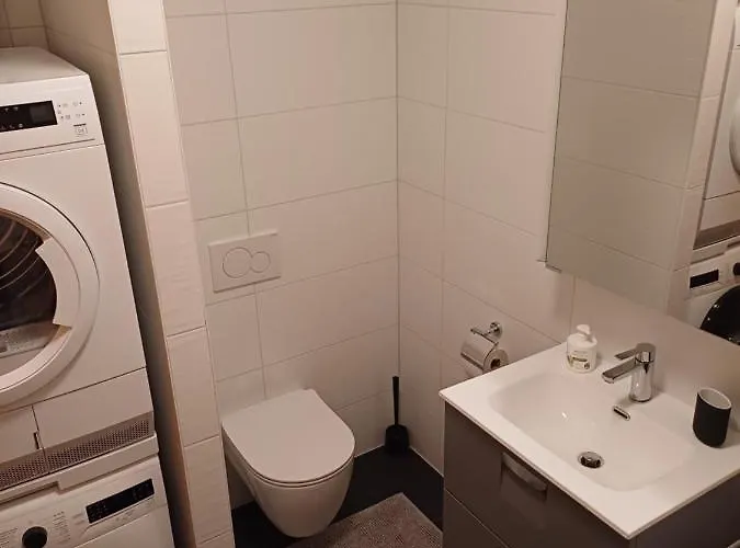 Spacieux - 2 A Coucher Incl Jacuzzi Prive شقة لوكباد