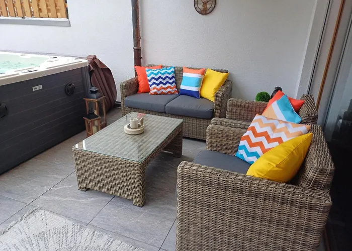 Spacieux - 2 A Coucher Incl Jacuzzi Prive *