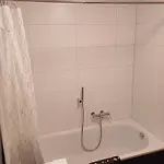 Spacieux - 2 à Coucher Incl Jacuzzi Privé