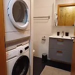 Spacieux - 2 à Coucher Incl Jacuzzi Privé Appartement