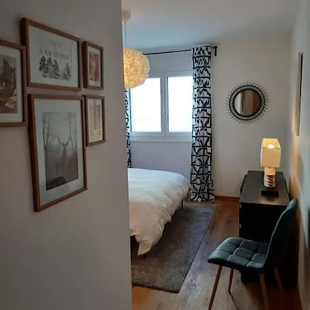 Appartement Spacieux - 2 A Coucher Incl Jacuzzi Prive